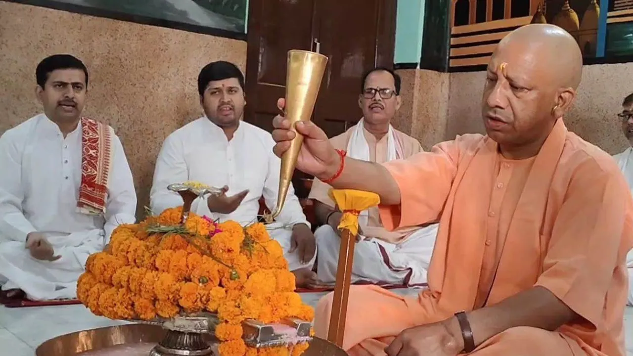 Akshaya Tritiya 2024: अक्षय तृतीया पर मुख्यमंत्री योगी ने किया देवाधिदेव का रुद्राभिषेक