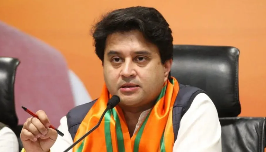 कांग्रेस वैचारिक रूप से दिवालिया हो चुका है, खुद को दीमक की तरह चट कर रही: सिंधिया 