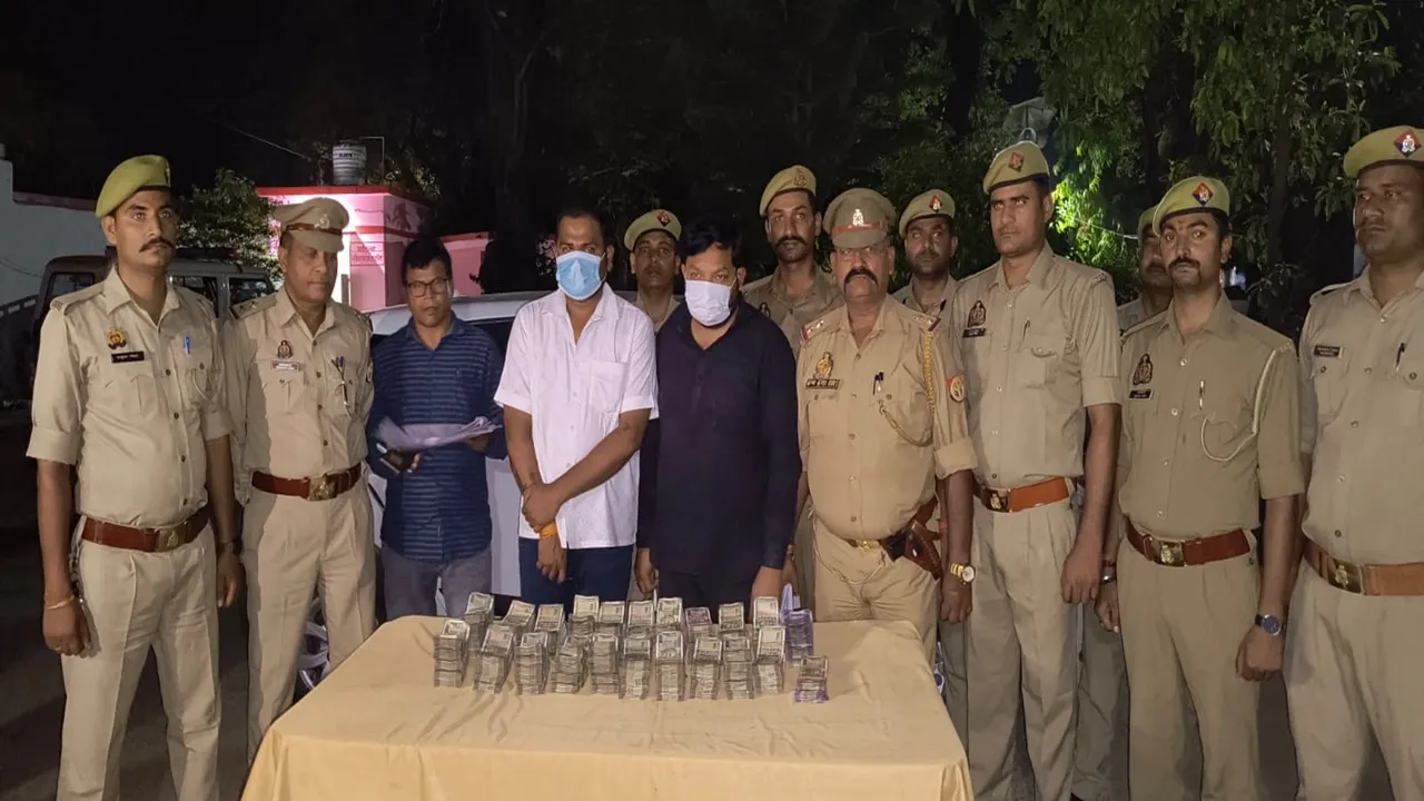 बहराइच पुलिस को मिली बड़ा सफलता, कार से बरामद हुआ 51 लाख रुपए, दो के खिलाफ केस दर्ज कर वाहन किया सीज