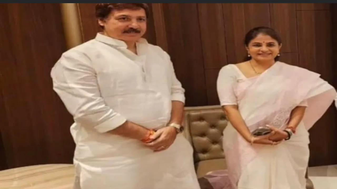  क्वीन के हटते ही फंस गया जौनपुर सीट का चुनावी समीकरण, भाजपा प्रत्याशी गोमती नदी किनारे बैठकर खोज रहे मोदी की समुद्री लहर 