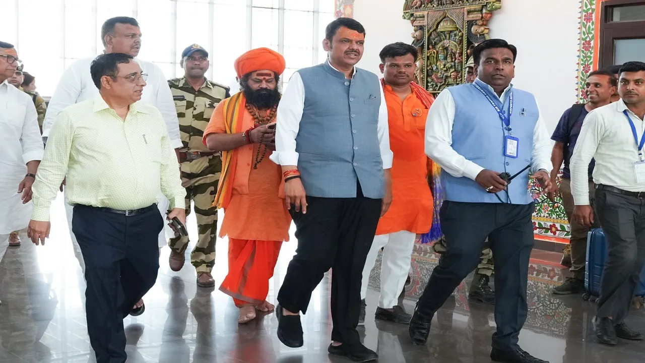 अयोध्या आना मेरे लिए हर्ष का विषय: देवेंद्र फडणवीस