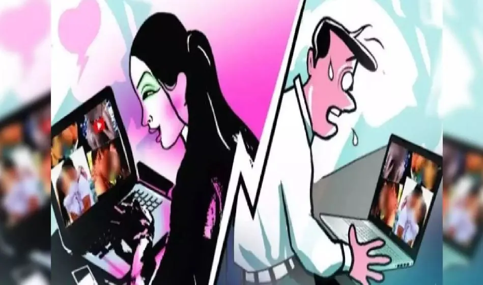 बरेली: हनीट्रैप में फंसाकर युवक से 1.5 लाख वसूले, युवती समेत चार पर FIR