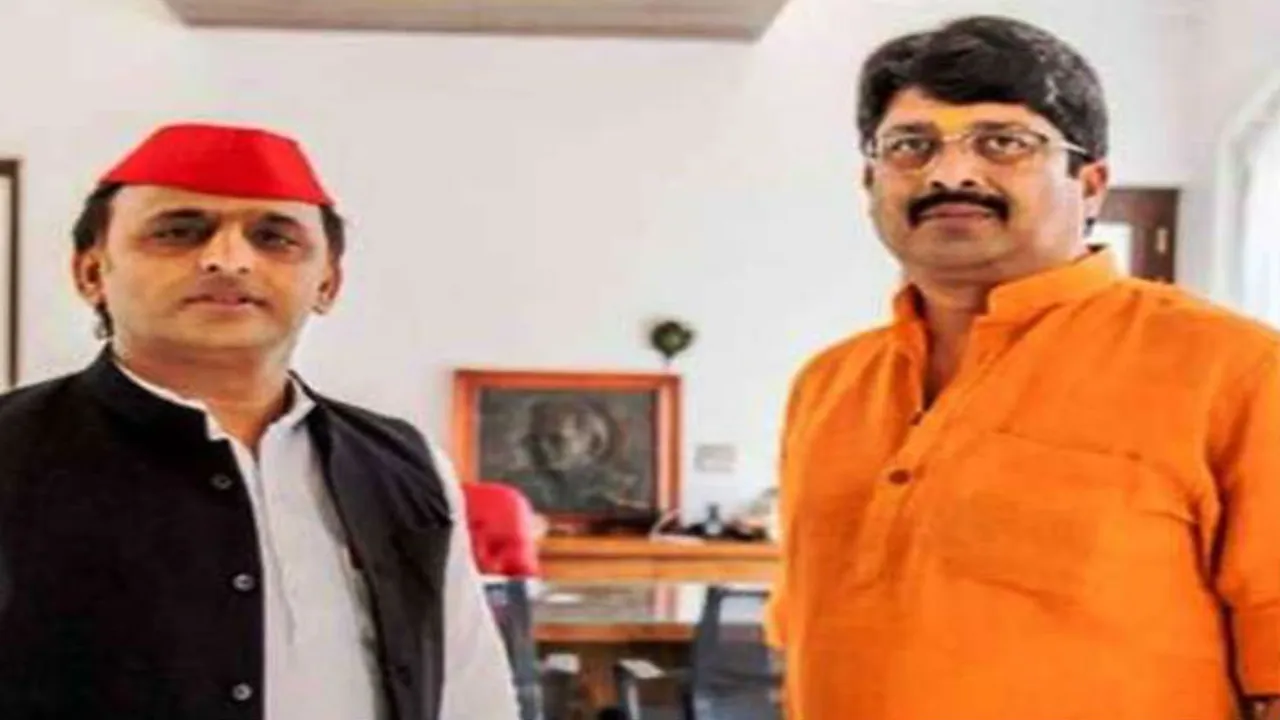 सपा प्रत्याशी के समर्थन में उतरे राजा भैया के समर्थक! लगे राजा भैया-अखिलेश यादव जिंदाबाद के नारे, देखें वीडियो  