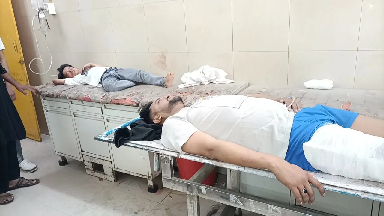 लखनऊ से बहराइच आ रही बरातियों से भरी कार पलटी, आठ लोग घायल