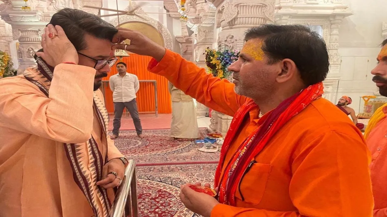 अयोध्या पहुंचे अनुराग ठाकुर, रामलला के दरबार में टेका माथा, राहुल गांधी पर साधा निशाना, जानें क्या कहा... 