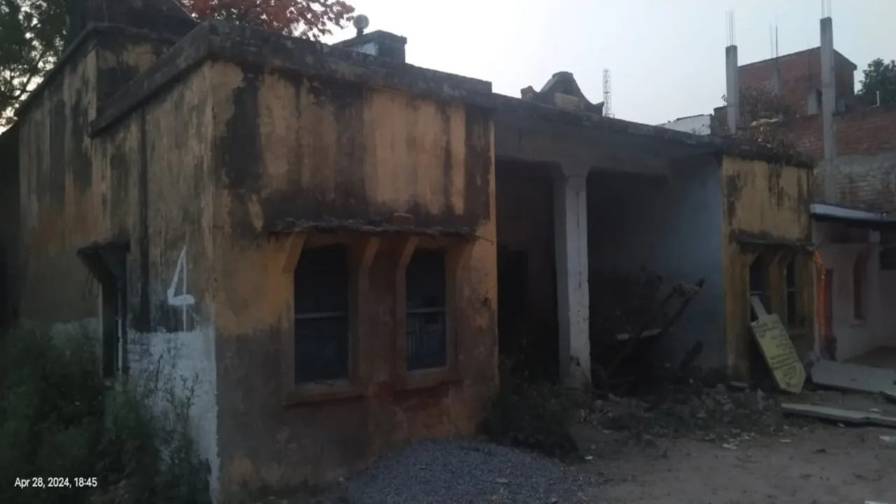 अयोध्या: कई बार घोषणा के बाद भी समिति में 15 साल से ताला बंद, 7000 किसान परेशान 