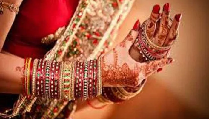 Etawah News: शादी की रात में ही दुल्हन की बिगड़ी तबियत...अस्पताल लेकर पहुंचे परिजन, मौत, जानिए- पूरा मामला