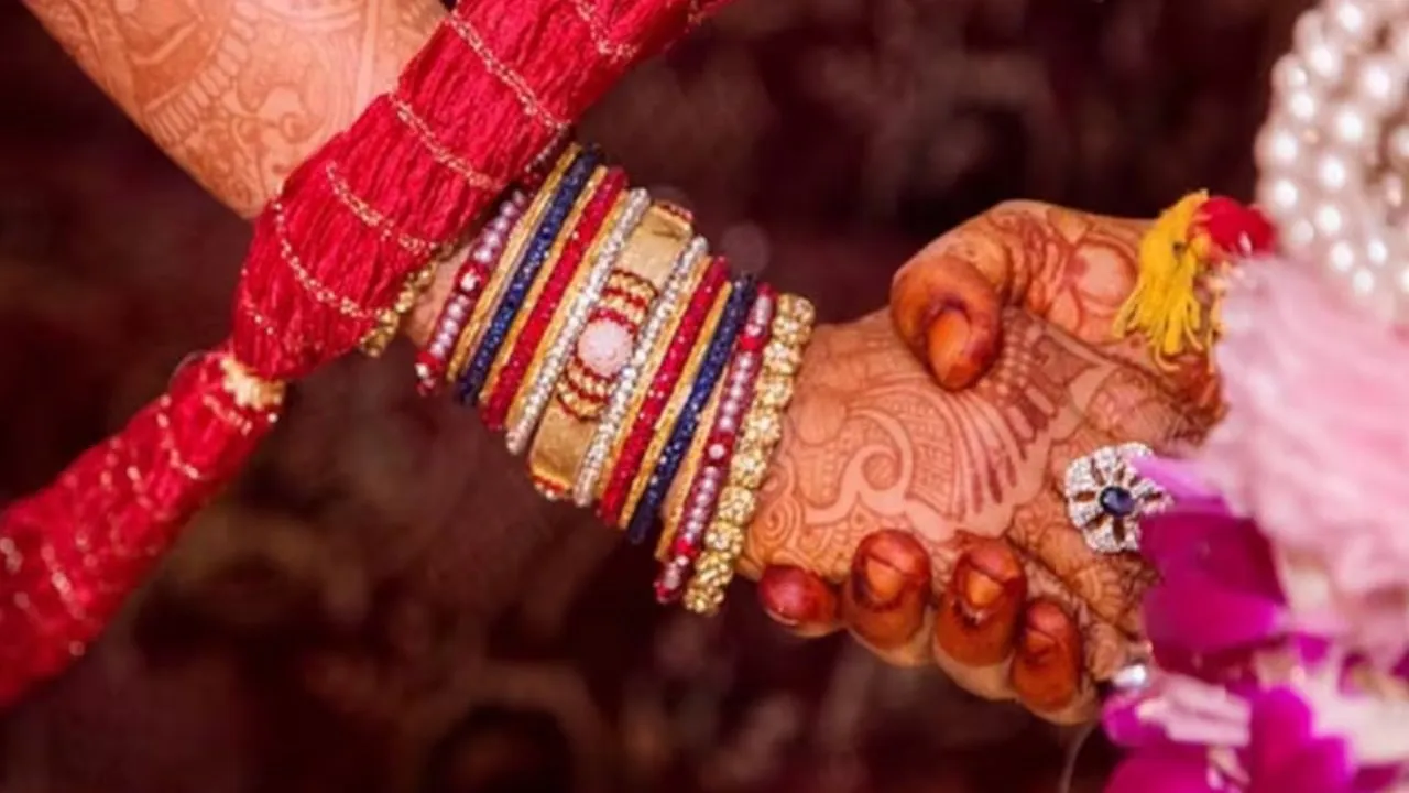 Fatehpur: फर्जी चैटिंग ससुरालियों को भेजकर तुड़वाई युवती की शादी...पुलिस ने दर्ज की FIR, जांच शुरू