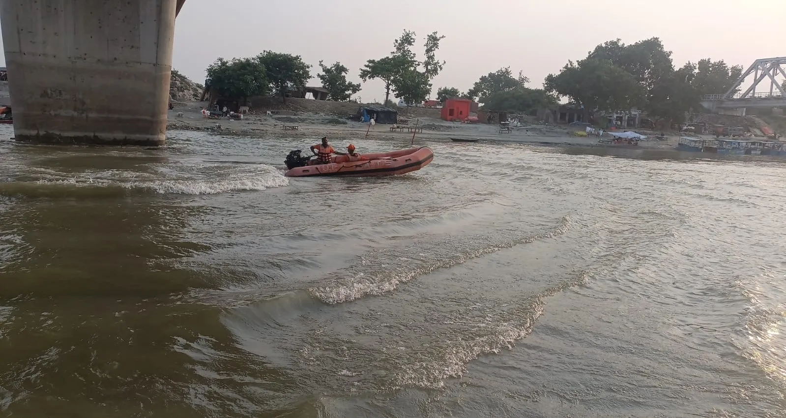 कासगंज: गंगा सप्तमी पर गंगा में स्नान करते तीन बहन-भाई डूबे, एक लापता...परिवार में कोहराम
