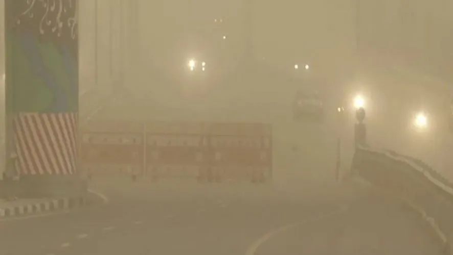 दिल्ली में धूल भरी आंधी के बाद हल्की बारिश, खराब मौसम के कारण दो उड़ानों का मार्ग परिवर्तित