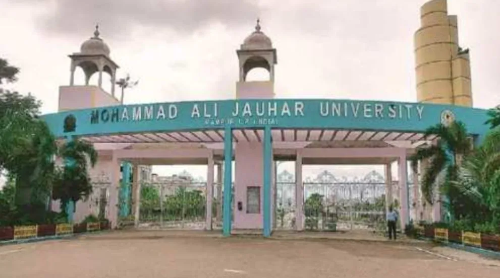 रामपुर: किसानों की जमीन कब्जाने के पांच मामलों में आजम के कुनबे समेत 12 लोगों पर आरोप तय