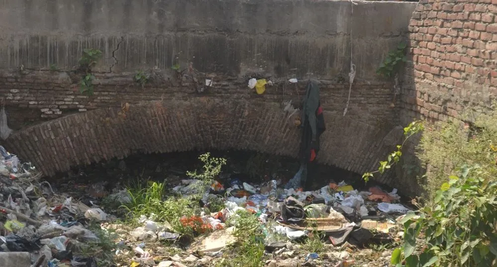 पीलीभीत: बारिश में जलभराव से जूझने को रहें तैयार...टेंडर की अब आई याद, 21 दिन में कैसे होगी 38 नालों की सफाई!