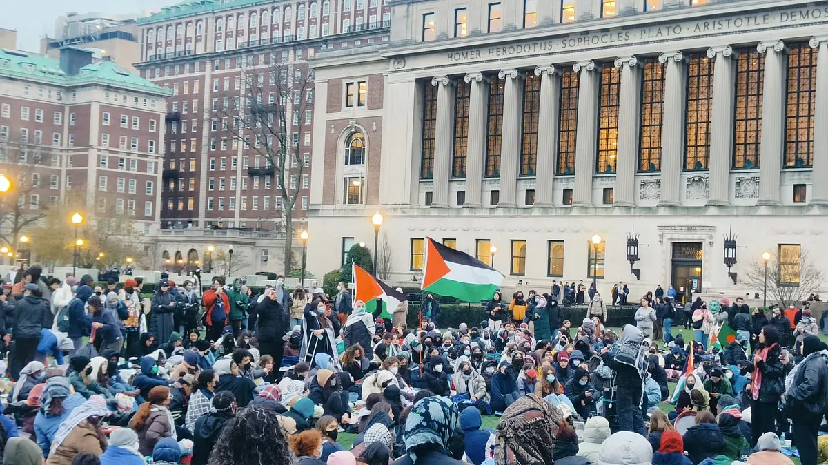 कोलंबिया यूनिवर्सिटी हाल से 100 से अधिक आंदोलनकारी गिरफ्तार...गाज़ा में इजराइली कार्रवाई की खिलाफ कर रहे थे प्रदर्शन