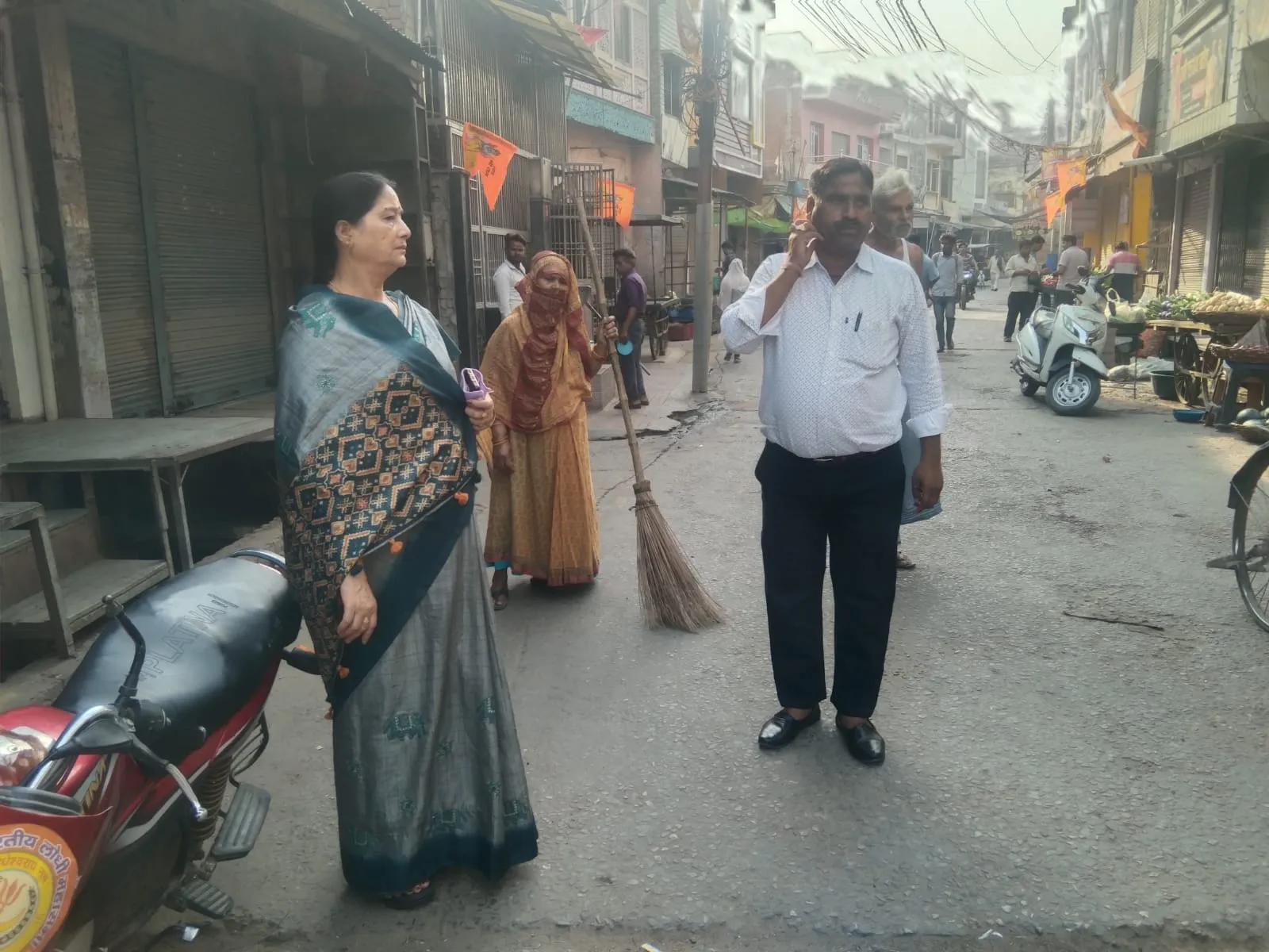 कासगंज: 'शहर की सफाई व्यवस्था से नहीं होगा समझौता', निरीक्षण कर बोलीं पालिकाध्यक्ष 