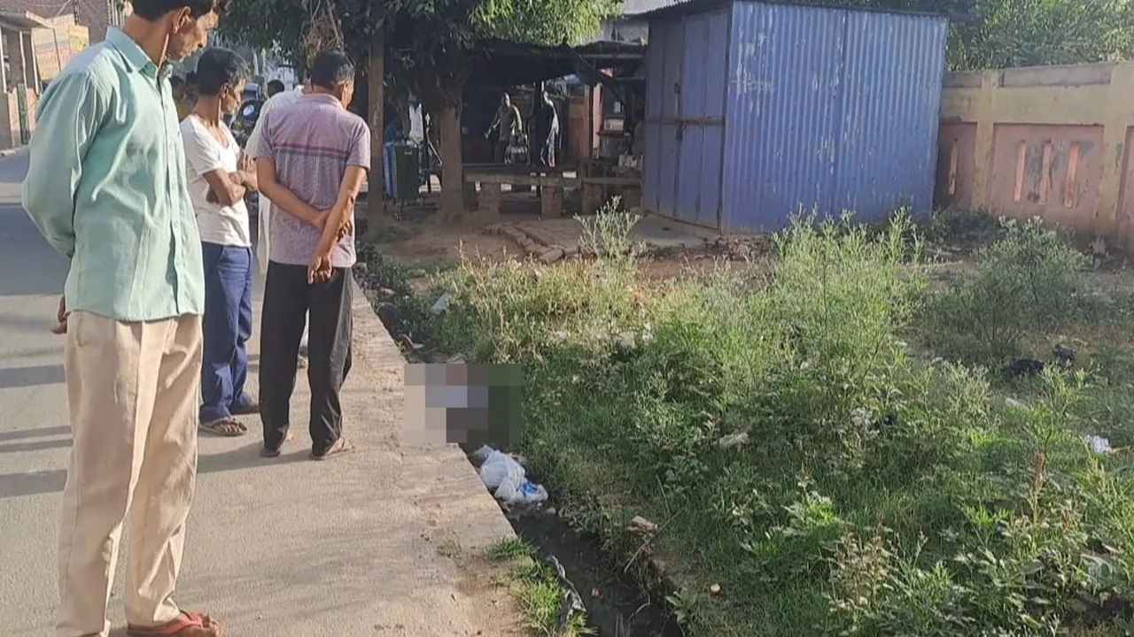 हरदोई: CHC के सामने नाले में मिला युवक का अज्ञात शव, नहीं हो सकी शिनाख्त 
