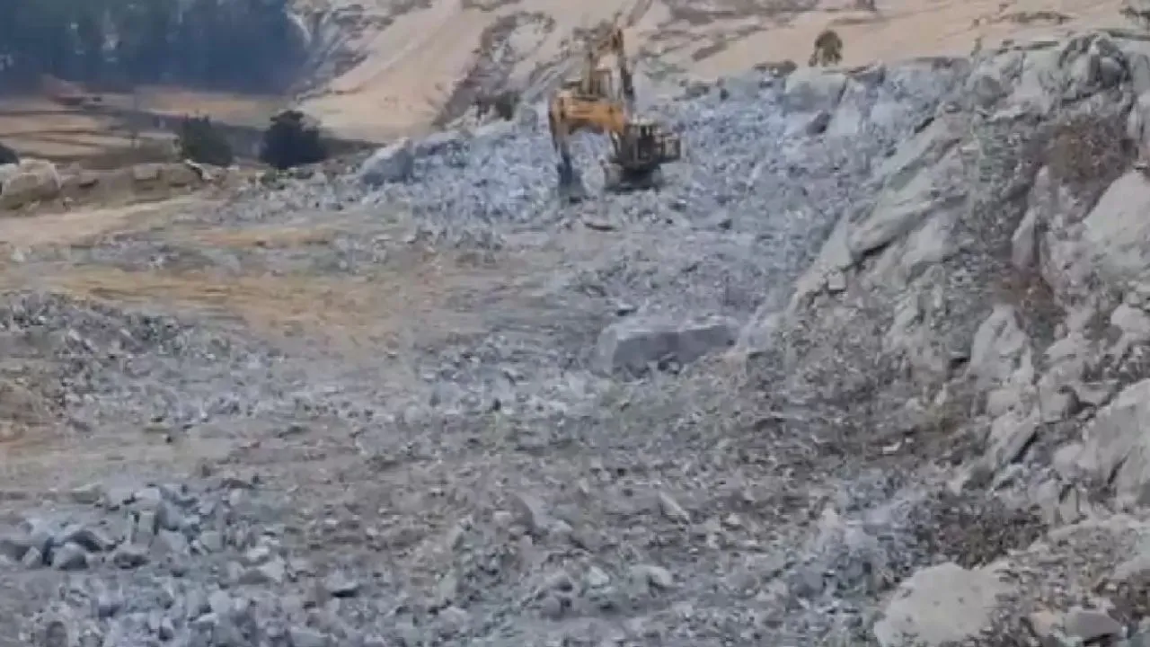 छत्तीसगढ़: भिलाई में पत्थर खदान हादसे में तीन श्रमिक झुलसे, एक की हालत गंभीर 