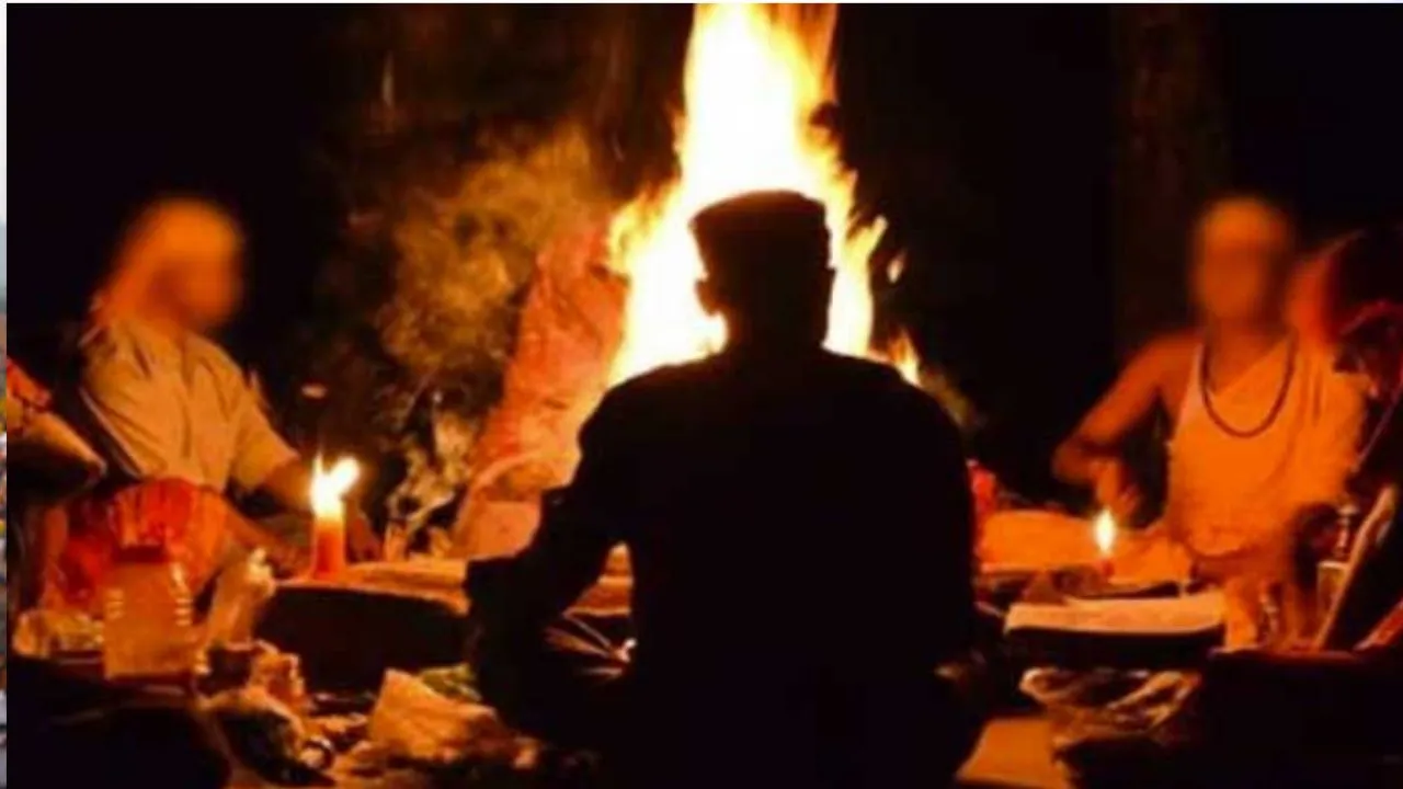 भगवान शिव को चढ़ानी थी जीभ...चाकू से काटकर पत्थर पर रखी, अंधविश्वास के चक्कर में अस्पताल में भर्ती