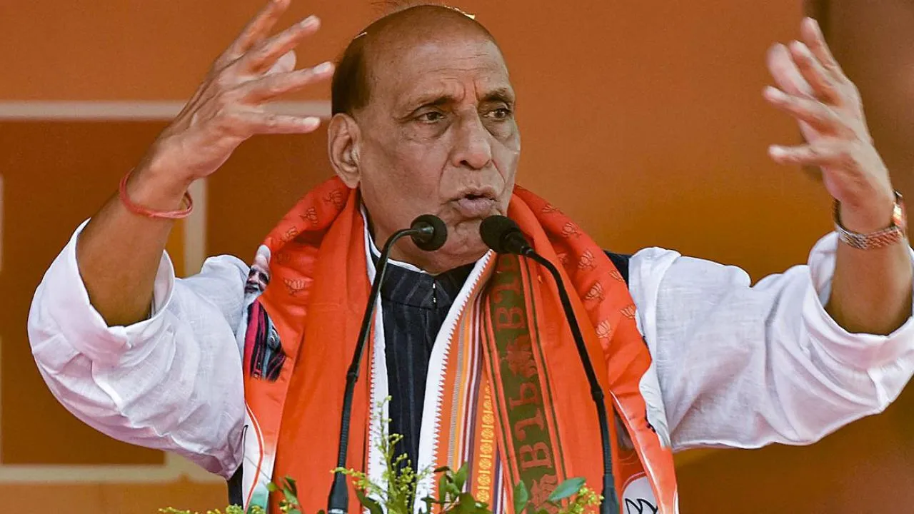 डायनासोर की तरह समाप्त हो जाएगी कांग्रेस, बदायूं में बोले राजनाथ सिंह