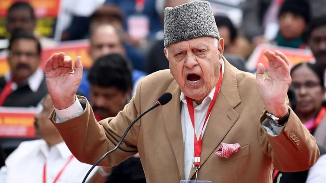 अगर केंद्र में नई सरकार बनी तो EVM को नदी में फेंक दिया जाएगा: फारुक अब्दुल्ला