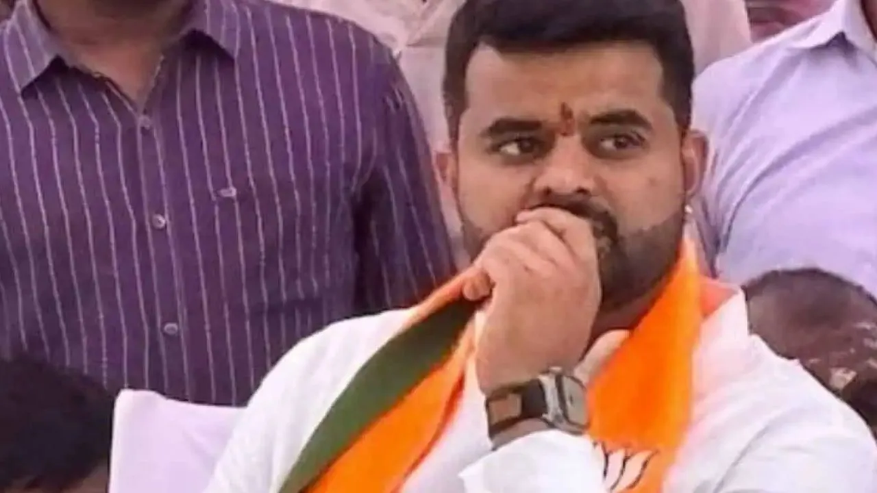 JDS प्रतिनिधिमंडल ने राज्यपाल से की प्रज्वल से जुड़े यौन शोषण मामले में सीबीआई जांच की मांग 