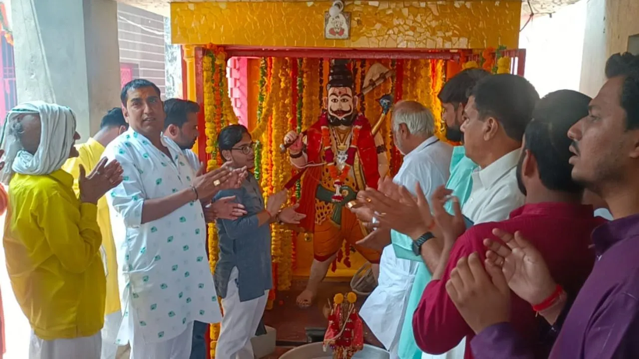 कासगंज: जिले भर में ब्राह्मण बंधुओं ने मनाया भगवान परशुराम का जन्मोत्सव 