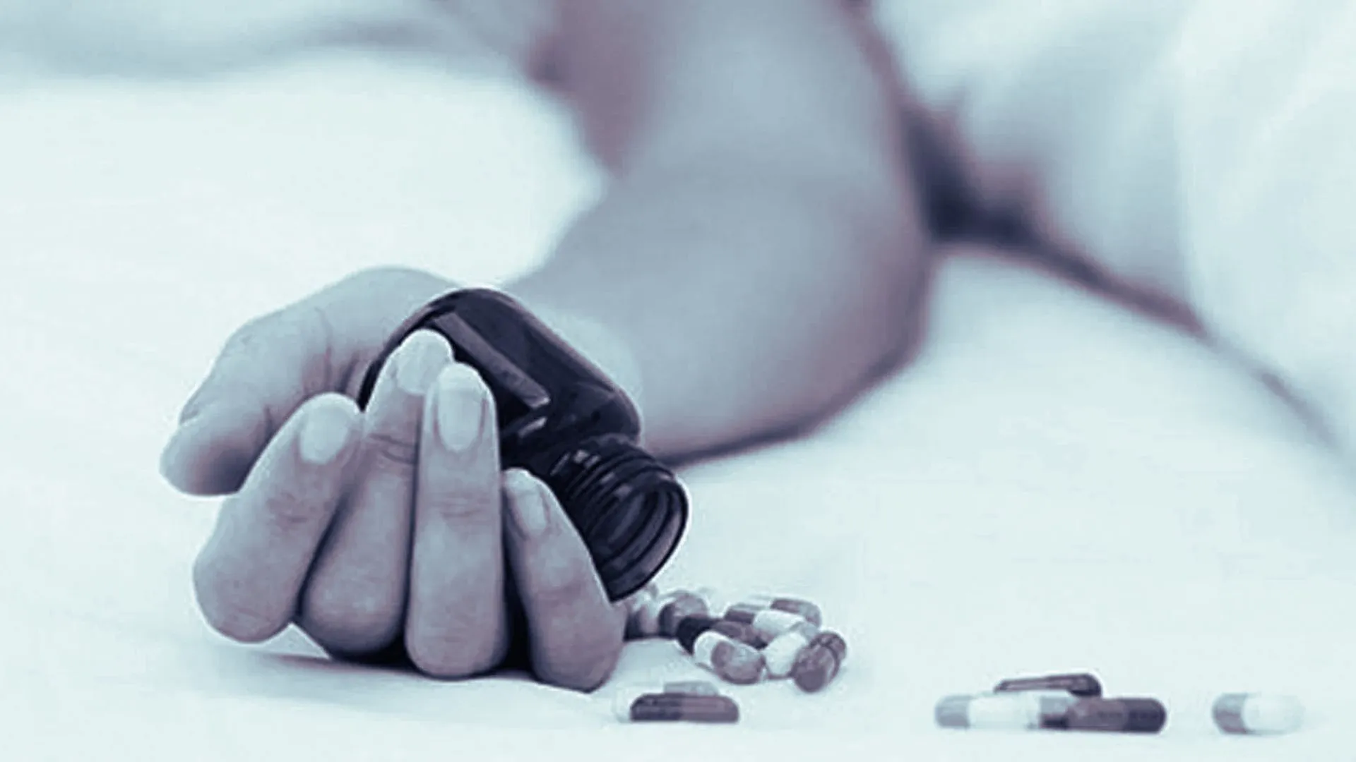 पीलीभीत: मेडिकल कॉलेज की रसोई में आउटसोर्स कर्मचारी ने जहर खाकर दी जान