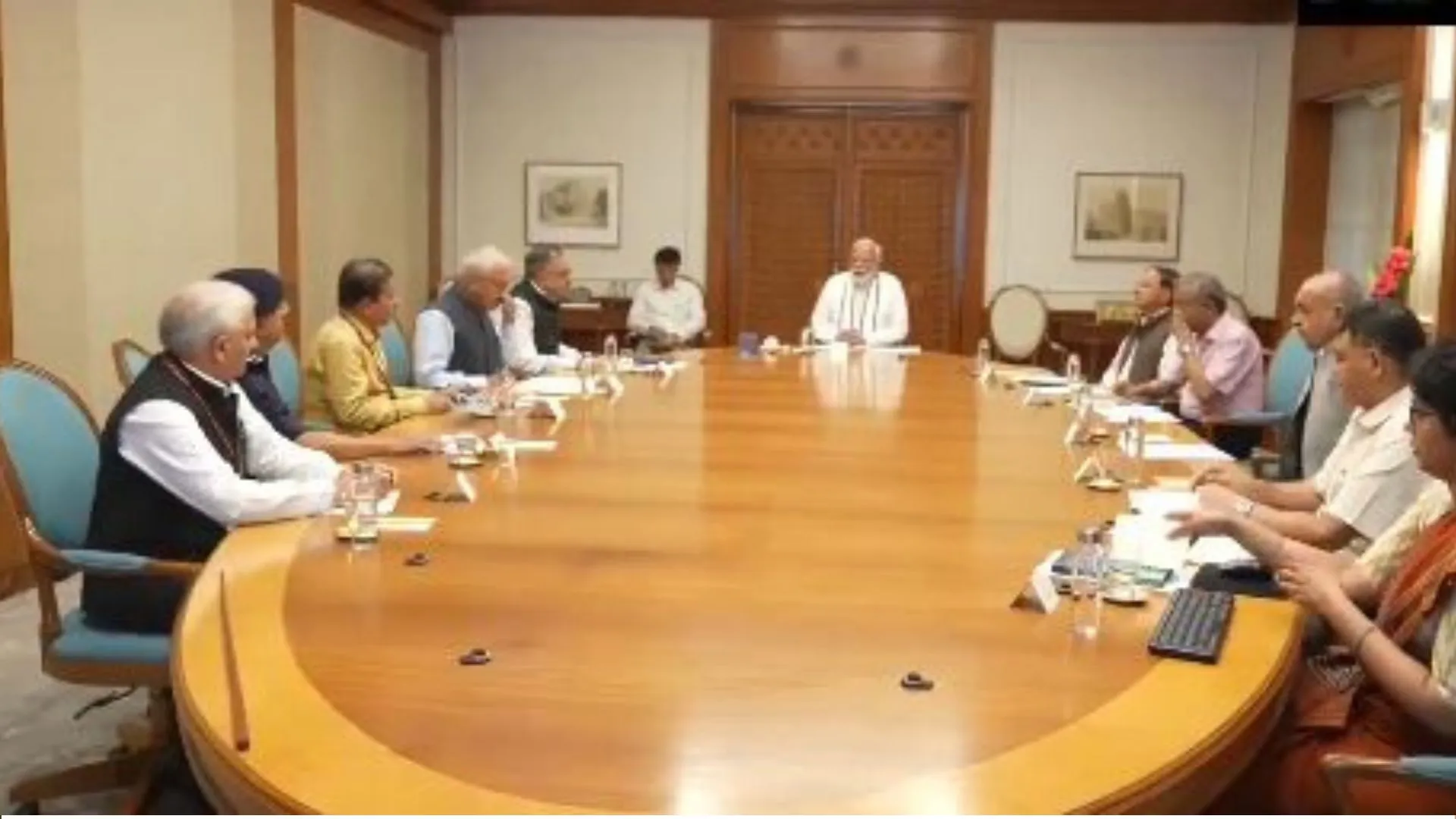 पीएम मोदी ने चक्रवात रेमल से निपटने की तैयारियों को लेकर की अहम बैठक