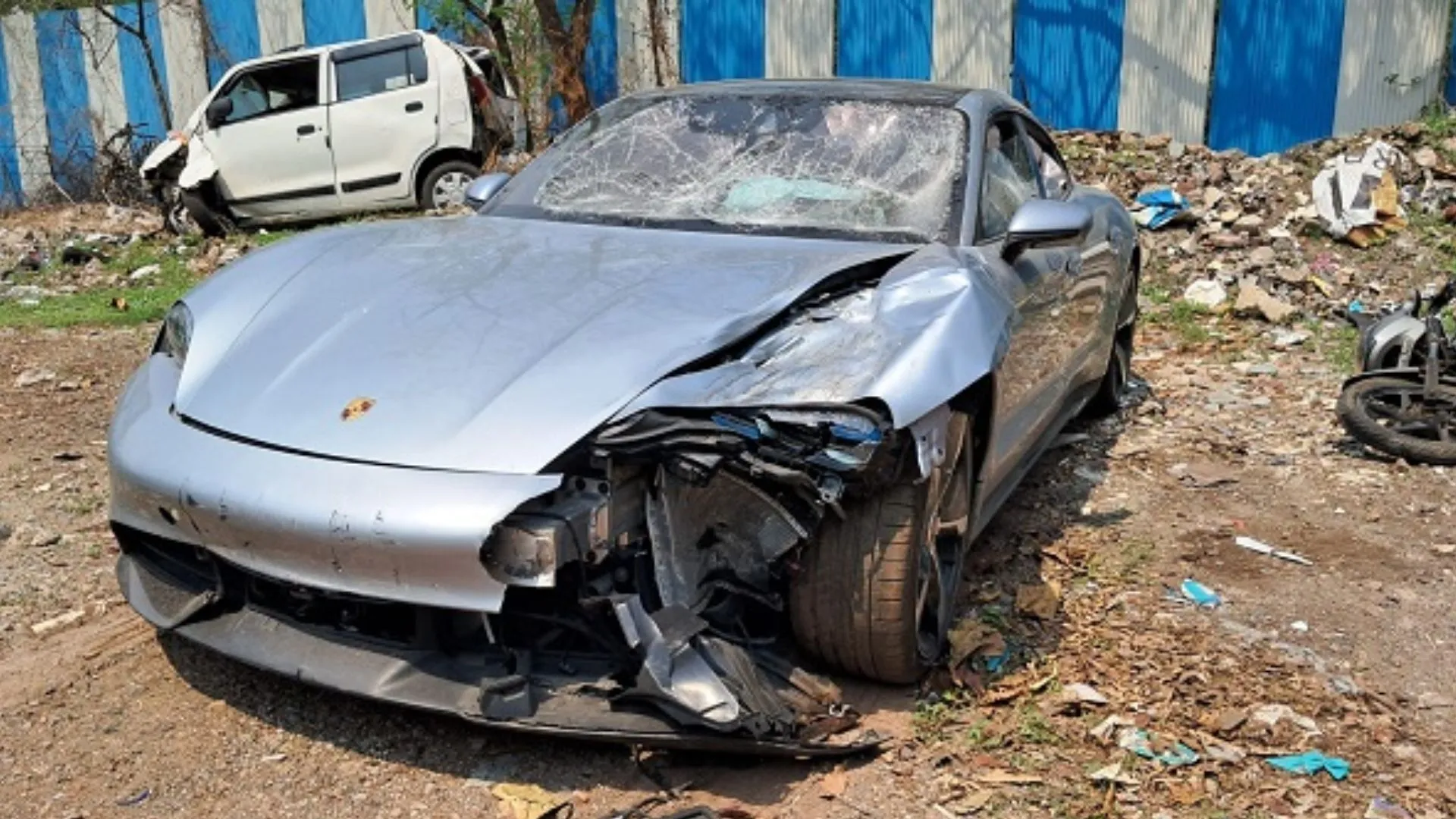 पुणे कार हादसा: रक्त के नमूनों से छेड़छाड़ और सबूत नष्ट करने के आरोप में दो चिकित्सक गिरफ्तार 