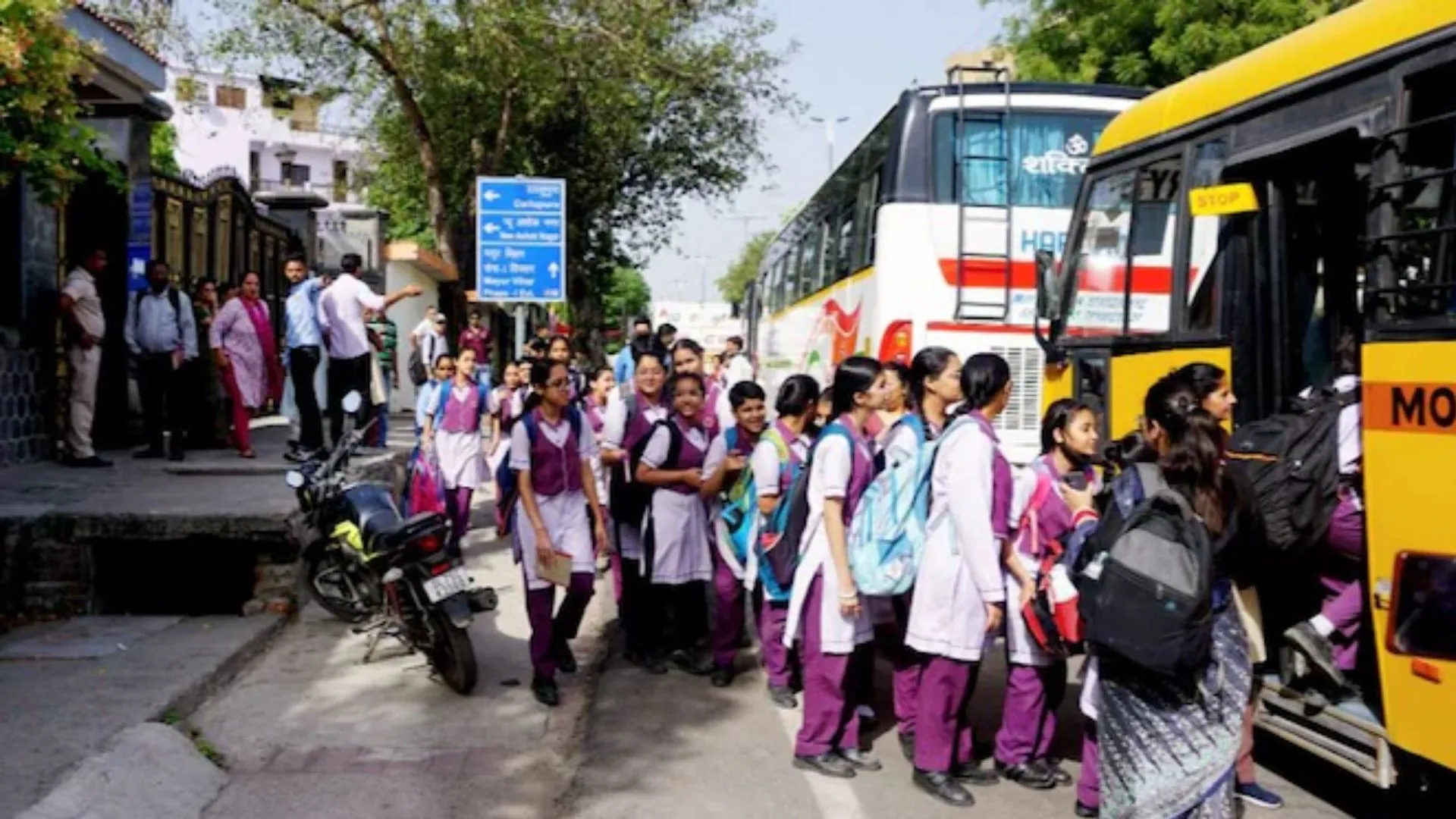 दिल्ली सरकार ने लू के मद्देनजर सभी स्कूलों को तत्काल प्रभाव से छुट्टी करने का दिया निर्देश 
