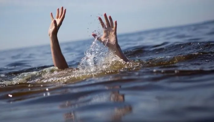 Kanpur के आकिंन गंगा घाट में नहाने गए तीन बच्चे अधिक गहराई में जाने से डूबे...तीनों की मौत, परिजनों में मची चीत्कार