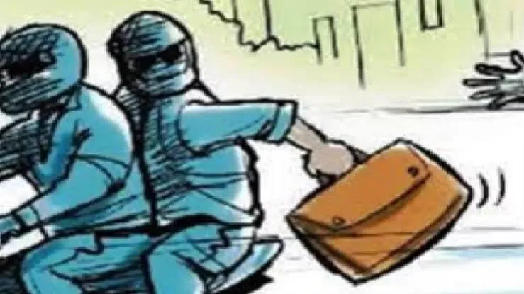 Fatehpur Loot: घर लौट रहे सराफ से बाइकसवार बदमाशों ने की लूटपाट, जेवर समेत लूटा 8 लाख का माल