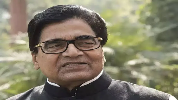 Etawah: रामगोपाल यादव ने सीएम योगी पर साधा निशाना, बोले- सत्ता के नशे में मुख्यमंत्री जी कुछ भी बोल रहे हैं