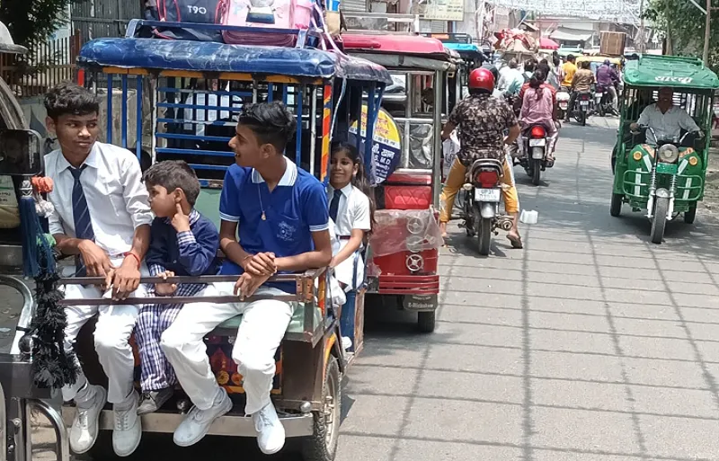 संभल : दिन निकलते ही जाम की चपेट में आया संभल,गर्मी में लोग बेहाल