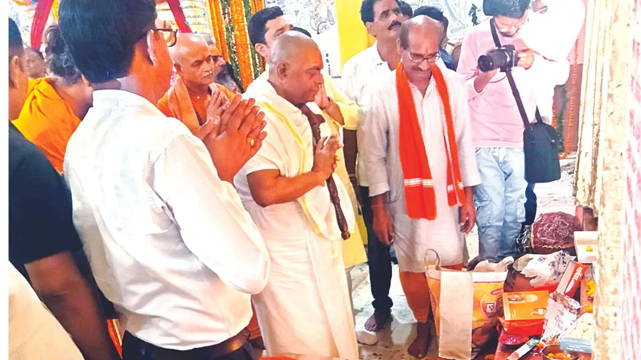 Karauli Sarkar: अक्षय तृतीया व प्रभु परशुराम की जयंती पर हनुमान की मूर्ति हुई स्थापना, करौली शंकर महाराज बोले- भव्य मंदिर बनाएंगे