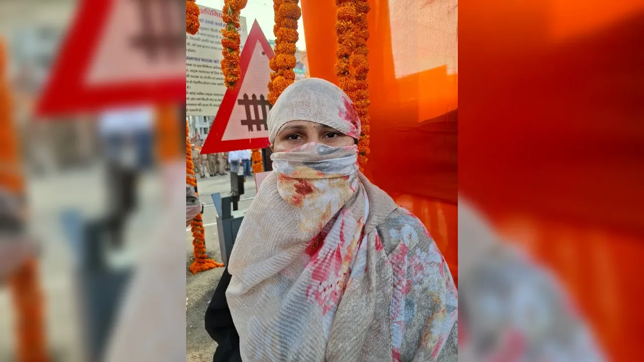 Lady Wear Burqa PM Modi Rally (1)