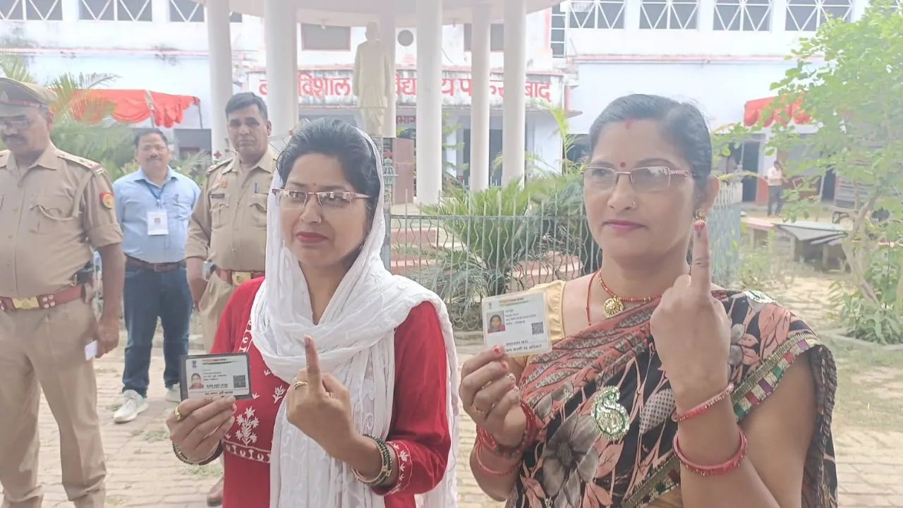 Lok Sabha Election 2024: फर्रुखाबाद में मतदाताओं में खासा उत्साह दिख रहा...पहली वोटर्स बोली- जिसे वोट दिया वही बनेगा सांसद
