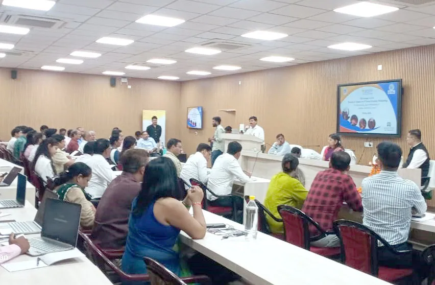 यूपी में अब स्मार्ट क्लास में पढ़ेंगे सरकारी स्कूलों के बच्चे, कक्षा 1 से 8 तक दी जायेगी डिजिटल प्रणाली से शिक्षा