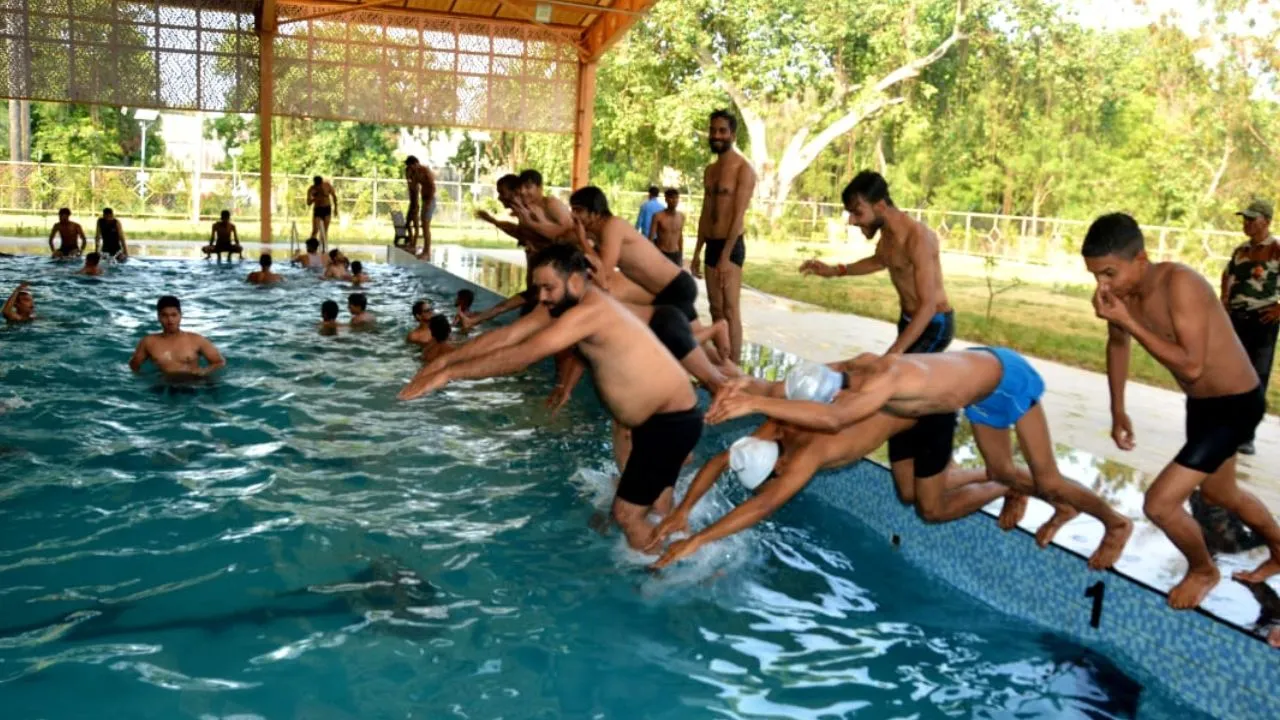 Kanpur: मंथली पास बनवाइए, स्वीमिंग का जमकर लुत्फ उठाइए...भीड़ को देखते हुए नानाराव तरणताल में लागू होगी ये व्यवस्था