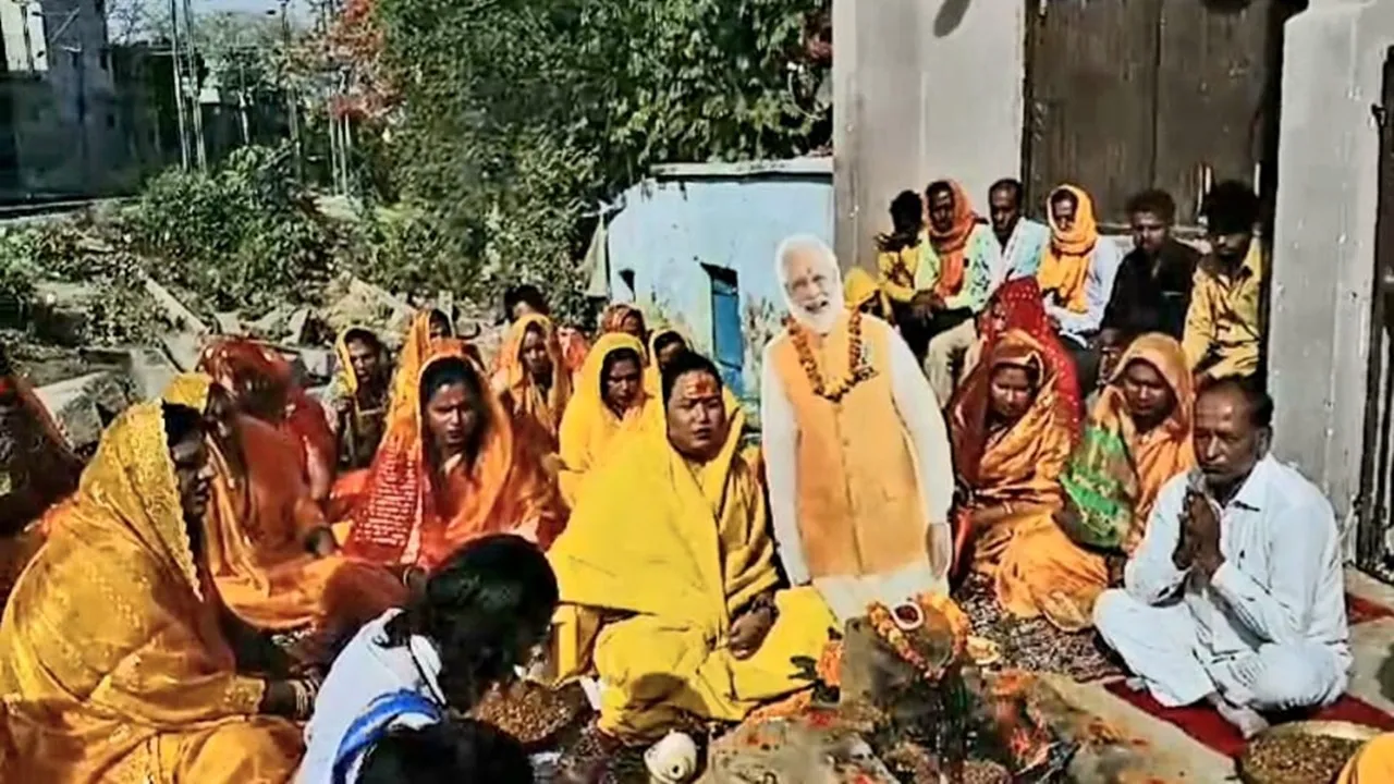 प्रयागराज: नरेंद्र मोदी को तीसरी बार पीएम बनाने के लिए किन्नरों ने किया विघ्नेश्वर महायज्ञ