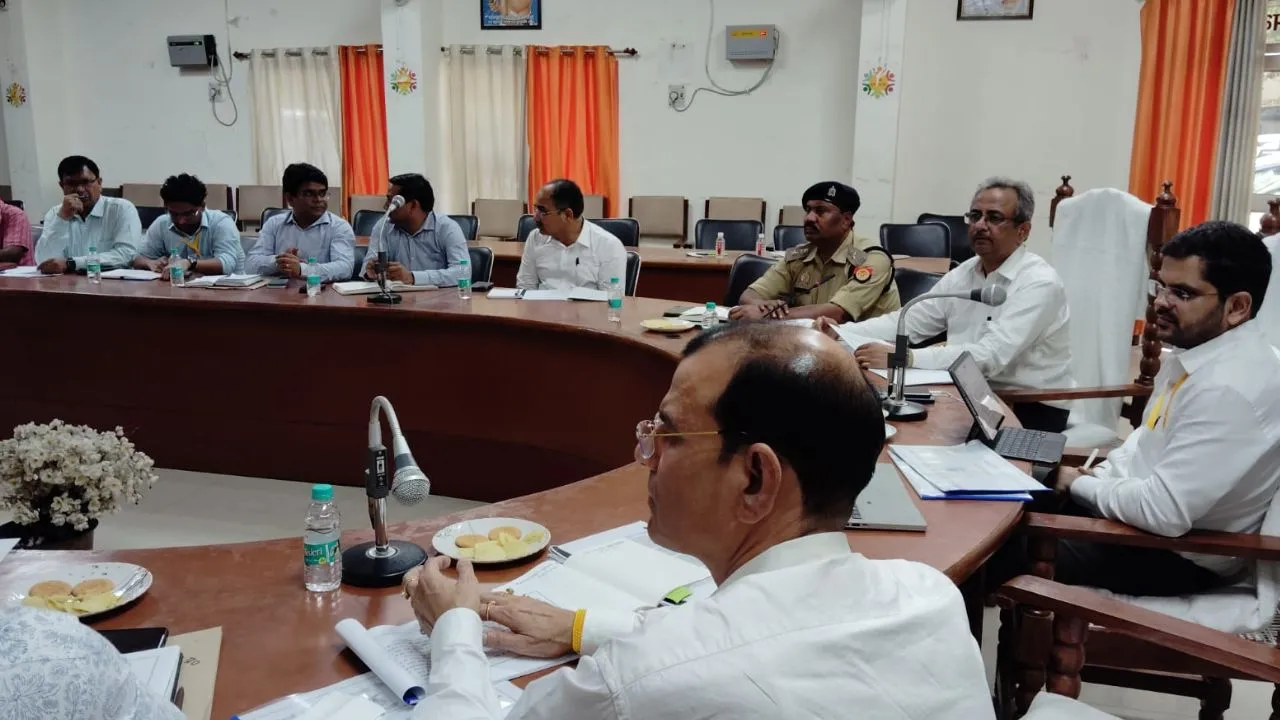 Unnao News: जिले को बाढ़ की विभीषिका से बचाने के लिये प्रशासन ने कसी कमर...जिला प्रशासन तैनात करेगा 276 नावें 