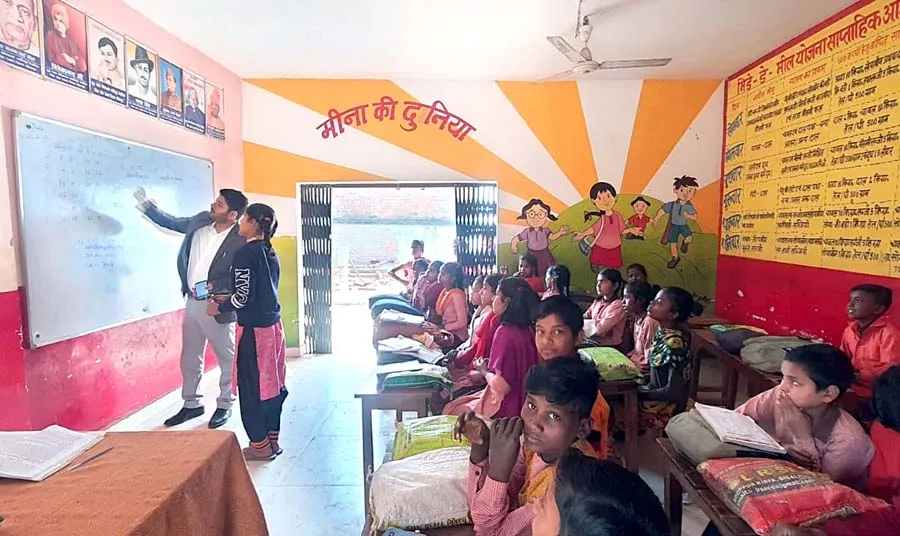 यूपी के सराकरी स्कूलों में शिक्षा से जुड़ी योजनाएं बताएंगे शिक्षक, आउट आफ ड्रॉप बच्चों को स्कूल पहुंचाने का लक्ष्य 
