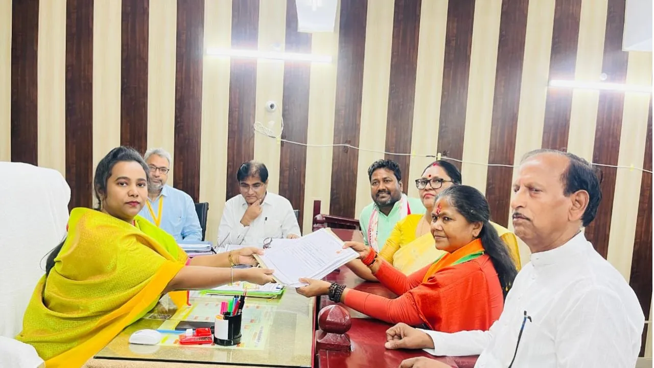 Lok Sabha Election 2024: BJP से साध्वी निरंजन ज्योति तो BSP बसपा से डॉ. मनीष सचान ने भरा पर्चा, पुलिस-प्रशासन रहा मुस्तैद