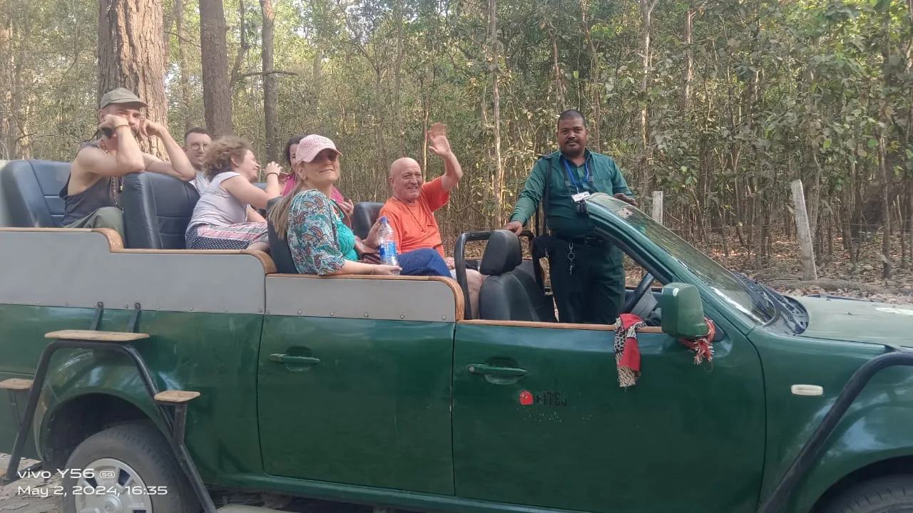 पीलीभीत: ग्रीस से आए 10 सैलानियों ने की पीटीआर की सैर, वन्यजीवों के दीदार के साथ प्रकृति को करीब से निहार हुए गदगद 