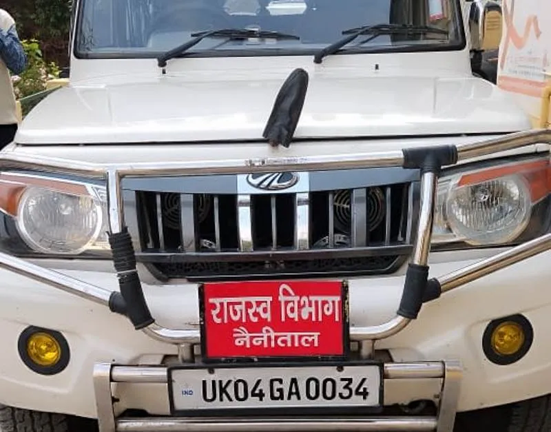 हल्द्वानी: वृद्धा के पैरों पर चढ़ाई तहसीलदार के शराबी चालक ने बोलेरो, पुलिस के सामने टल्ली चालक फरार