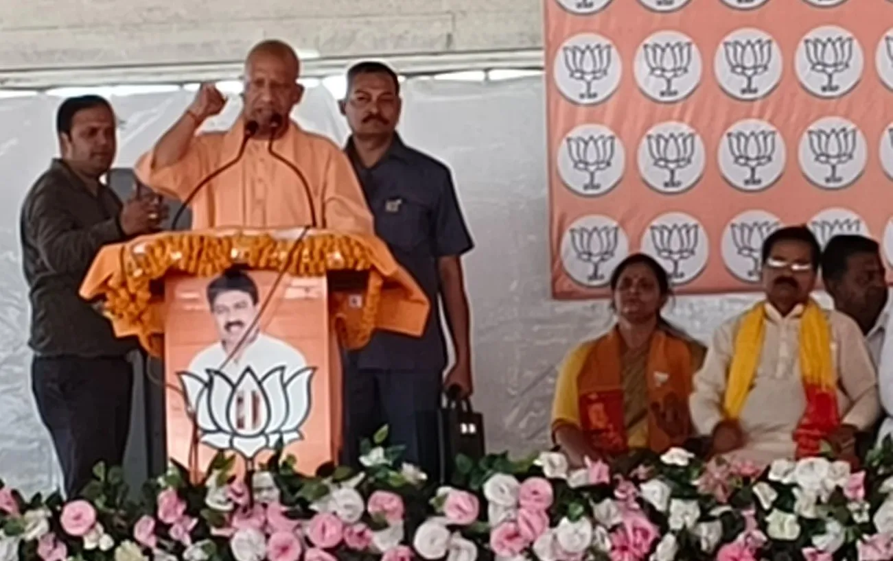 लखीमपुर-खीरी: सपा सरकार में दंगा होता था, रोज लगता था कर्फ्यू...अब किसी की आंख दिखाने तक की हिम्मत नहीं- सीएम योगी