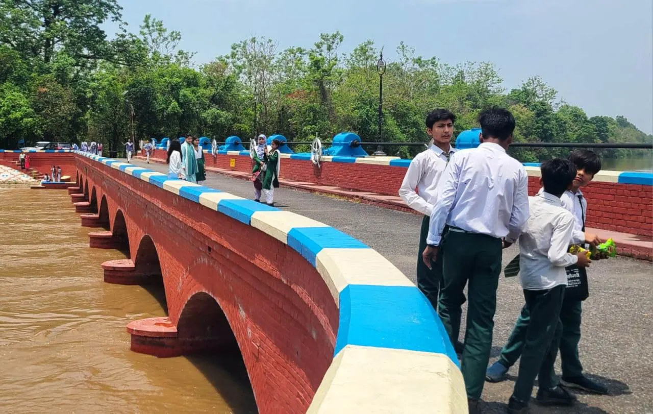 पीलीभीत: अब बाइफरकेशन में लोगों के जमावड़े पर लग सकती है रोक, जानिए क्यों PTR प्रशासन बना रहा रणनीति?
