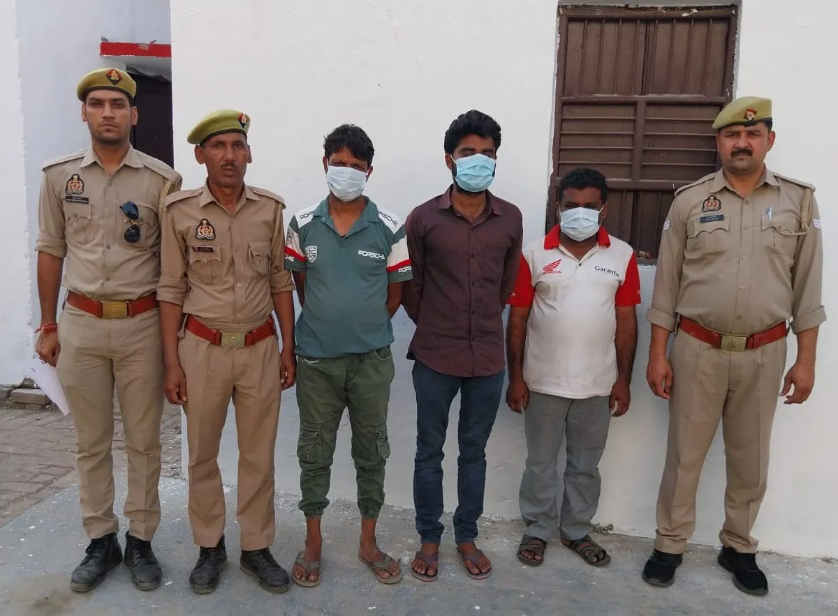 बिजनौर: बाग में आम तोड़ने का आरोप लगाकर किशोर को रस्सी से बांधकर पीटा, तीन आरोपी गिरफ्तार