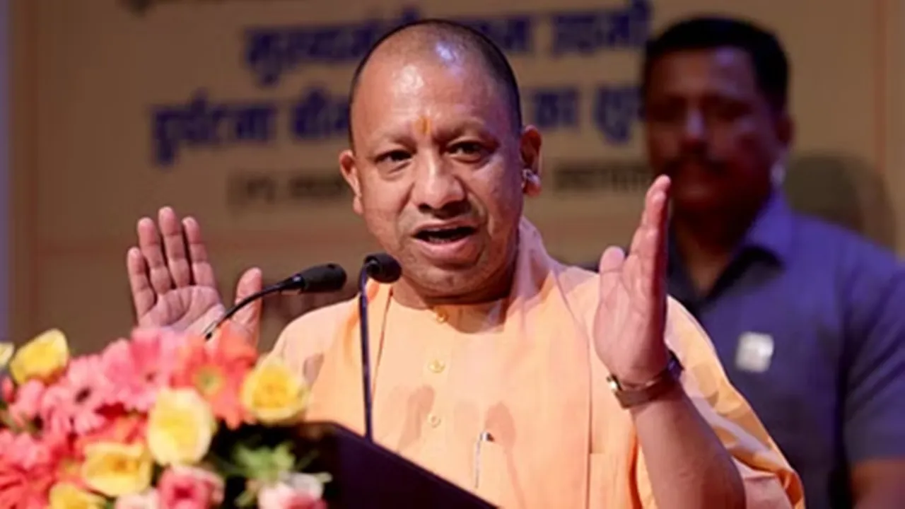 हरदोई में गरजे सीएम योगी, कहा- एक तरफ भगवान राम के भक्त हैं तो दूसरी तरफ राम द्रोही