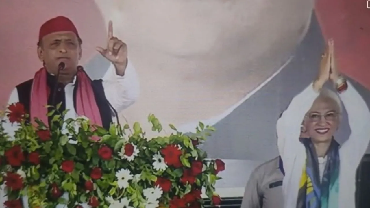 Lok Sabha Election 2024: उन्नाव में पूर्व CM अखिलेश यादव बोले- इस सरकार ने एलआईसी, पानी के जहाज और एयरपोर्ट बेच दिए...