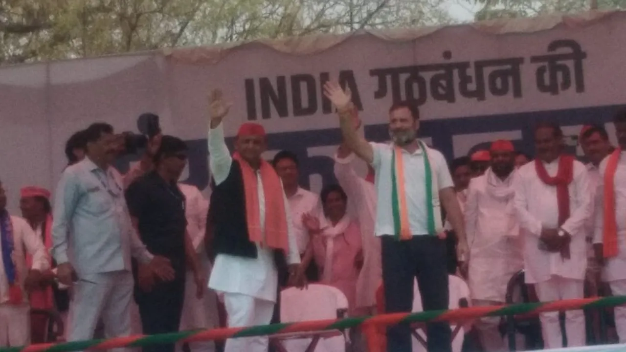 कन्नौज लोकसभा सीट से प्रत्याशी अखिलेश यादव व कांग्रेस सांसद राहुल गांधी ने की जनसभा, बोले- UP में BJP की होगी सबसे बड़ी हार